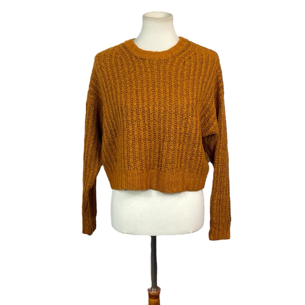 Woman’s American Eagle cropped chunky knit sweater size S
